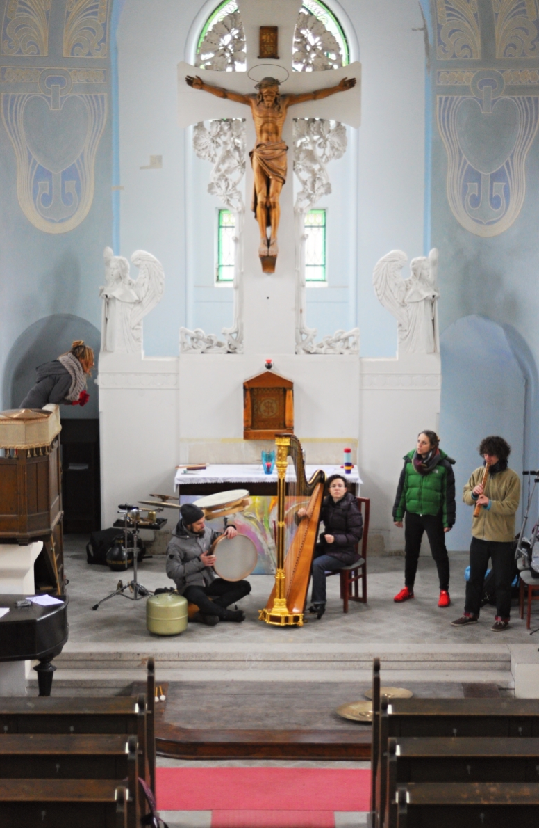 Rehearsals in down jackets - Church of the Holy Cross, Jablonec n. N., 14.12.2014